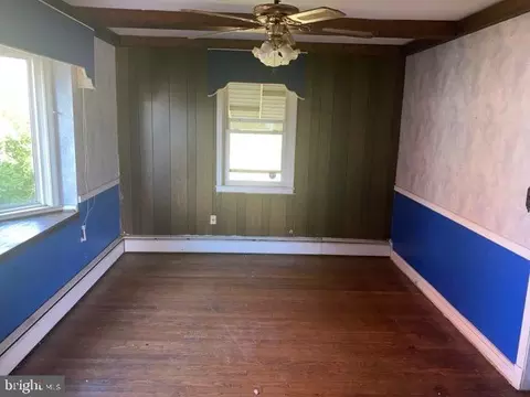Living - 1212 E Belvedere Ave, Baltimore, MD 21239 photo 3 of 9