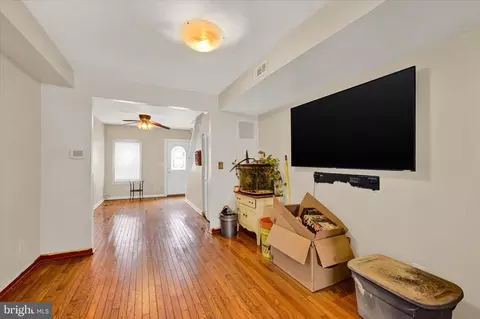 Entry Way - 17 12 S Castle St, Baltimore, MD 21231 photo 4 of 6