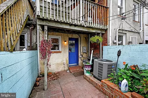 Exterior - 17 12 S Castle St, Baltimore, MD 21231 photo 6 of 7