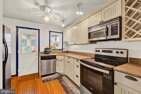 Kitchen - 17 12 S Castle St, Baltimore, MD 21231 photo 2 of 2