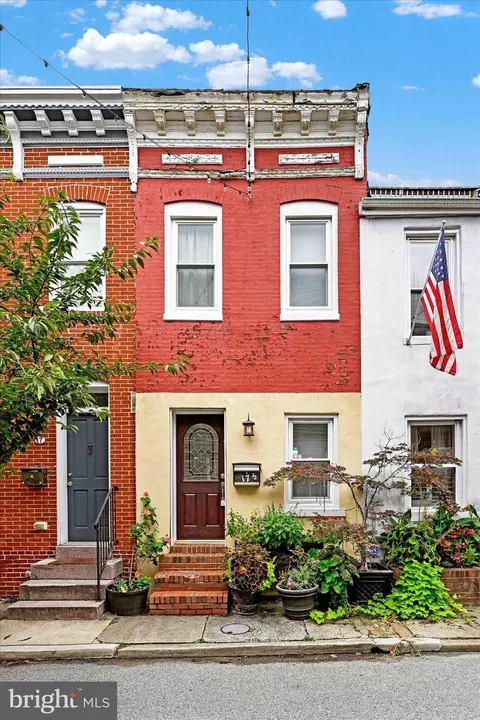 Exterior - 17 12 S Castle St, Baltimore, MD 21231 photo 2 of 7