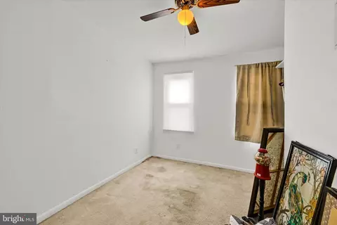 Bedroom - 17 12 S Castle St, Baltimore, MD 21231 photo 3 of 4