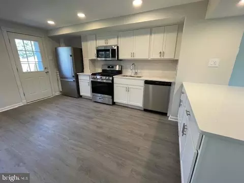 Kitchen - 2914 Rayshire Rd, Baltimore, MD 21230 photo 2 of 3