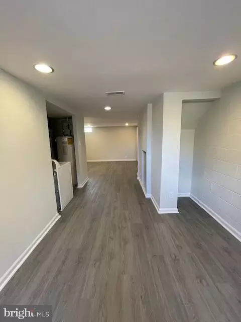 Entry Way - 2914 Rayshire Rd, Baltimore, MD 21230 photo 2 of 3