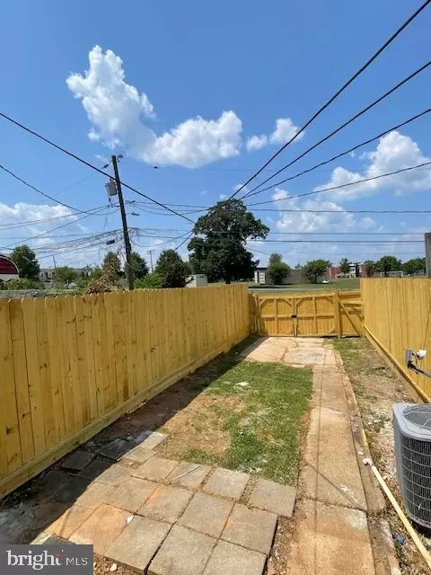 Exterior - 2914 Rayshire Rd, Baltimore, MD 21230 photo 2 of 2