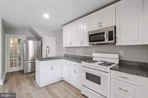 225 E 33rd St, Baltimore, MD 21218 photo 13