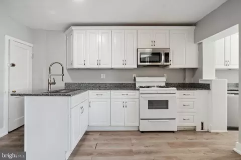 225 E 33rd St, Baltimore, MD 21218 photo 11