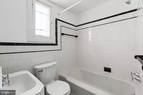 225 E 33rd St, Baltimore, MD 21218 photo 36