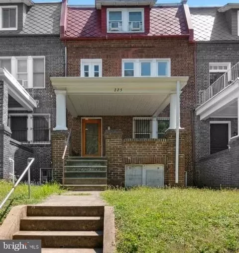 225 E 33rd St, Baltimore, MD 21218