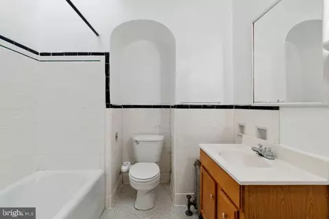 225 E 33rd St, Baltimore, MD 21218 photo 24