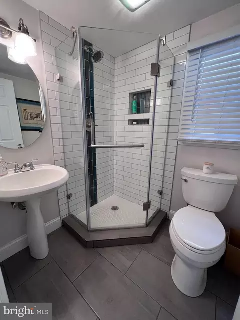 Bath - 611 S Wolfe St S, Baltimore, MD 21231 photo 1 of 6