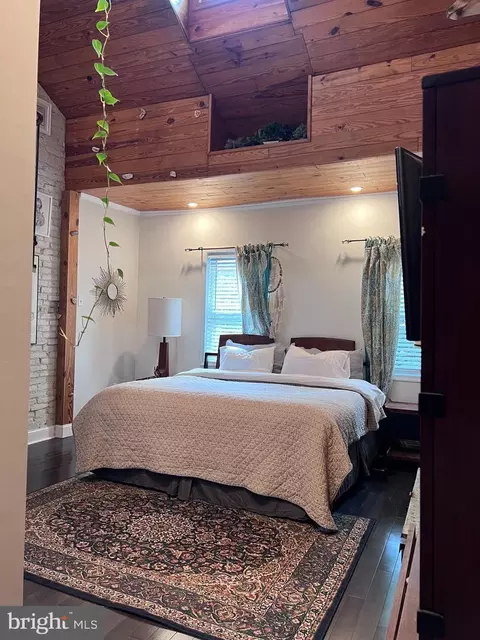 Bedroom - 611 S Wolfe St S, Baltimore, MD 21231 photo 3 of 6
