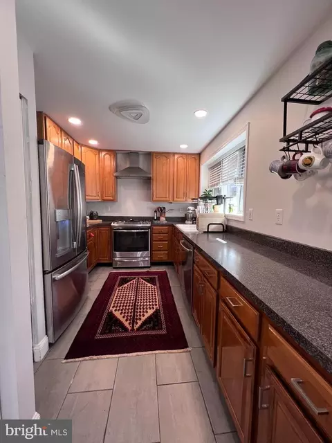 Kitchen - 611 S Wolfe St S, Baltimore, MD 21231 photo 2 of 2