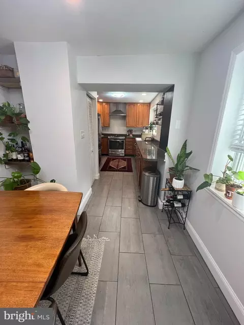 Entry Way - 611 S Wolfe St S, Baltimore, MD 21231 photo 3 of 13
