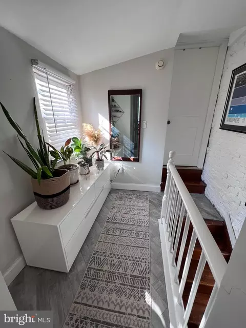 Entry Way - 611 S Wolfe St S, Baltimore, MD 21231 photo 11 of 13