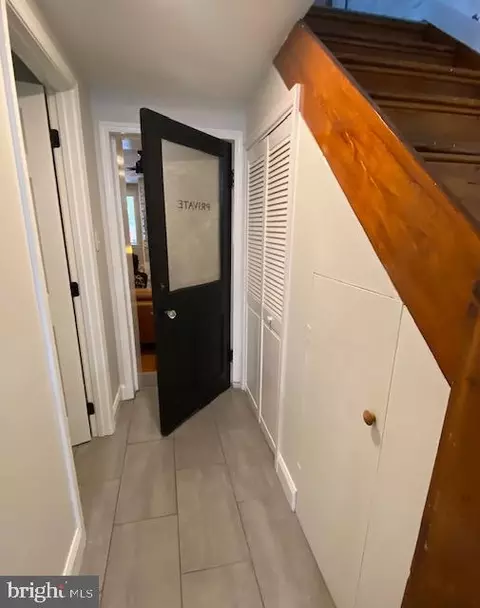 Entry Way - 611 S Wolfe St S, Baltimore, MD 21231 photo 6 of 13