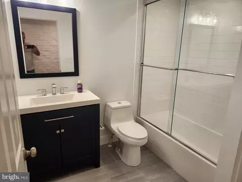 Bath - 2112 E Fayette St, Baltimore, MD 21231 photo 2 of 4
