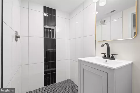 702 E 21st St, Baltimore, MD 21218 photo 30