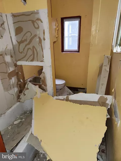 Bath - 1727 Mcculloh St, Baltimore, MD 21217 photo 1 of 1