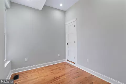 2139 Division St, Baltimore, MD 21217 photo 16