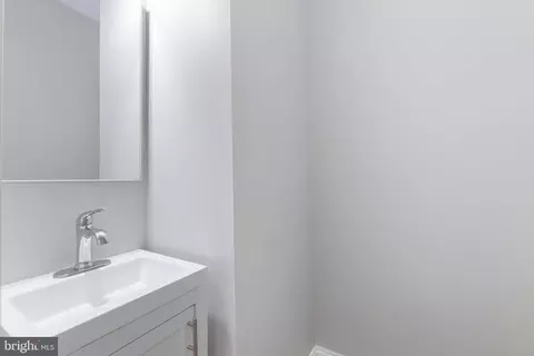 2139 Division St, Baltimore, MD 21217 photo 4