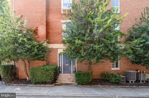 104 W Barre St #R 46, Baltimore, MD 21201