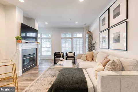 909 S Caroline St #5, Baltimore, MD 21231