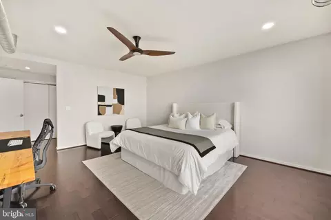 Bedroom - 1200 Steuart St #1912, Baltimore, MD 21230 photo 2 of 8