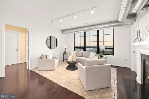 Living - 1200 Steuart St #1912, Baltimore, MD 21230 photo 8 of 8