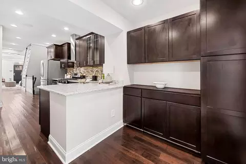 Entry Way - 3506 Odonnell St, Baltimore, MD 21224 photo 3 of 4