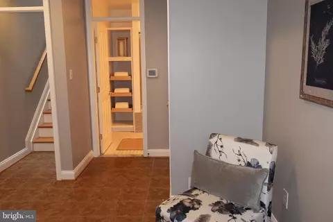 Entry Way - 2212 Boyer St, Baltimore, MD 21231 photo 3 of 4
