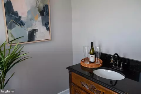 Entry Way - 2212 Boyer St, Baltimore, MD 21231 photo 4 of 4
