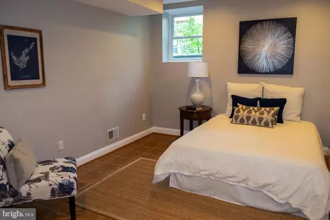 Bedroom - 2212 Boyer St, Baltimore, MD 21231 photo 2 of 2
