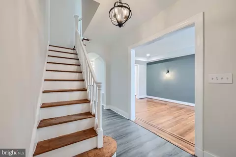 Entry Way - 3020 Brendan Ave, Baltimore, MD 21213 photo 2 of 4