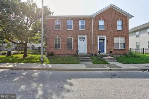 Exterior - 643 W Hoffman St, Baltimore, MD 21201 photo 2 of 2