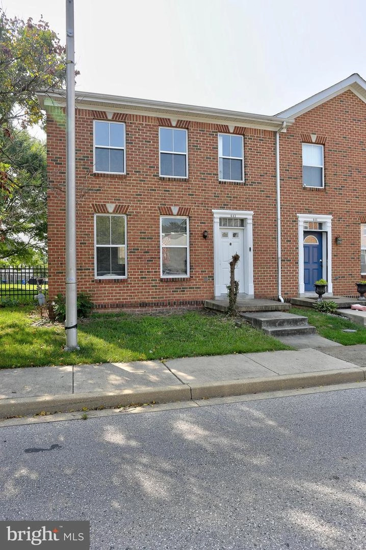Exterior - 643 W Hoffman St, Baltimore, MD 21201 photo 1 of 2