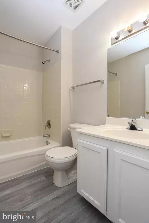 Bath - 643 W Hoffman St, Baltimore, MD 21201 photo 1 of 4