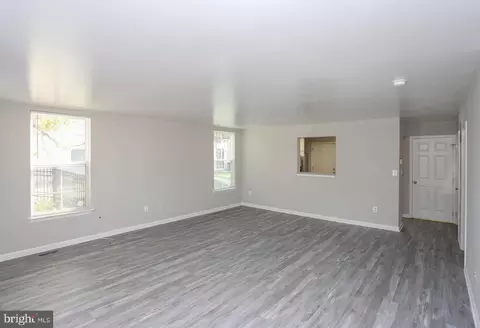 Living - 643 W Hoffman St, Baltimore, MD 21201 photo 4 of 4