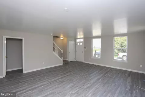 Living - 643 W Hoffman St, Baltimore, MD 21201 photo 2 of 4