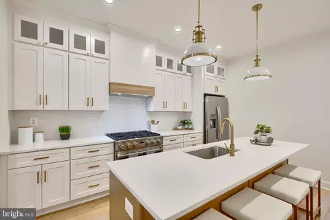 1353 Hull St, Baltimore, MD 21230