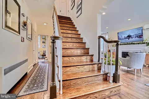 Entry Way - 3600 Denison Rd, Baltimore, MD 21215 photo 1 of 4