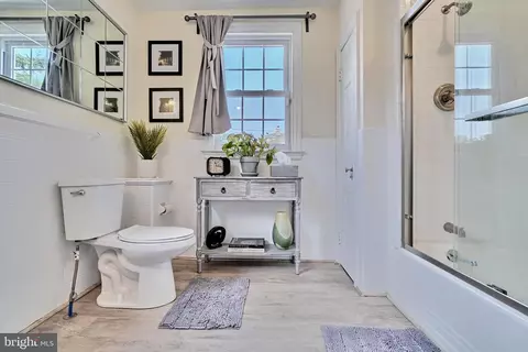 Bath - 3600 Denison Rd, Baltimore, MD 21215 photo 8 of 11