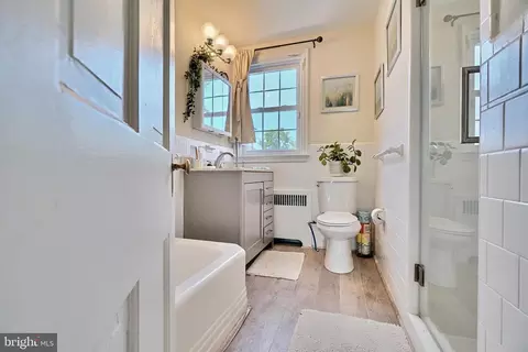Entry Way - 3600 Denison Rd, Baltimore, MD 21215 photo 4 of 4