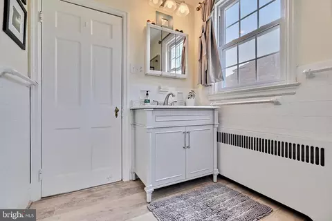 Bath - 3600 Denison Rd, Baltimore, MD 21215 photo 9 of 11