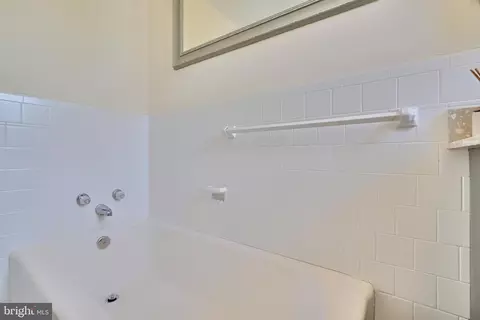 Bath - 3600 Denison Rd, Baltimore, MD 21215 photo 4 of 11
