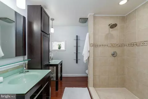 Bath - 1514 Marshall St, Baltimore, MD 21230 photo 1 of 4