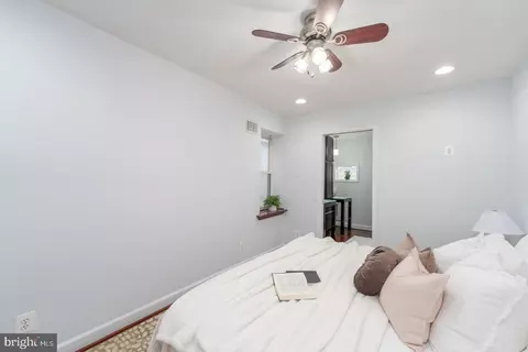 Bedroom - 1514 Marshall St, Baltimore, MD 21230 photo 2 of 5