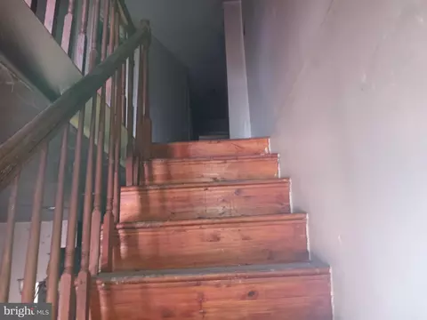 Entry Way - 1920 Walbrook Ave, Baltimore, MD 21217 photo 2 of 5