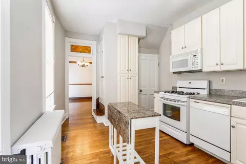 Entry Way - 27 Ostend St E, Baltimore, MD 21230 photo 1 of 7
