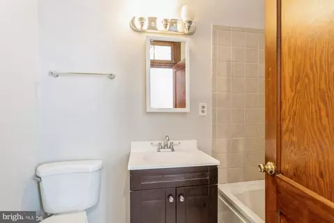 Bath - 27 Ostend St E, Baltimore, MD 21230 photo 2 of 4
